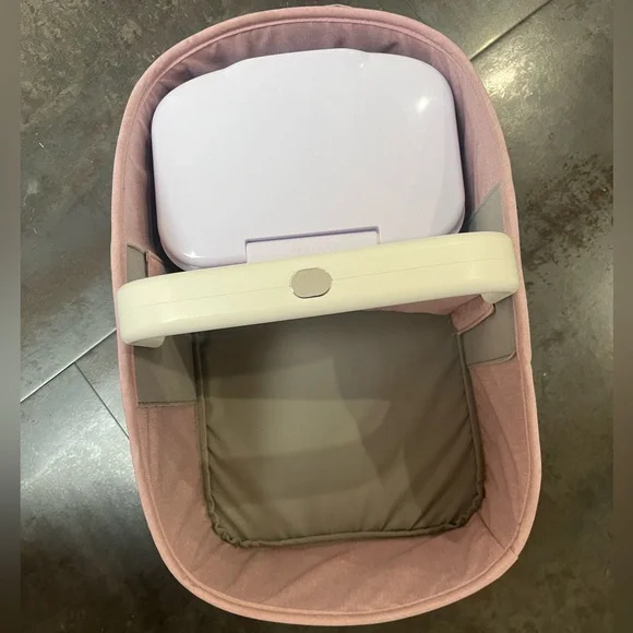 Skip hop light up diaper caddy, with skip hop wipe dispenser. - Picture 4 of 4